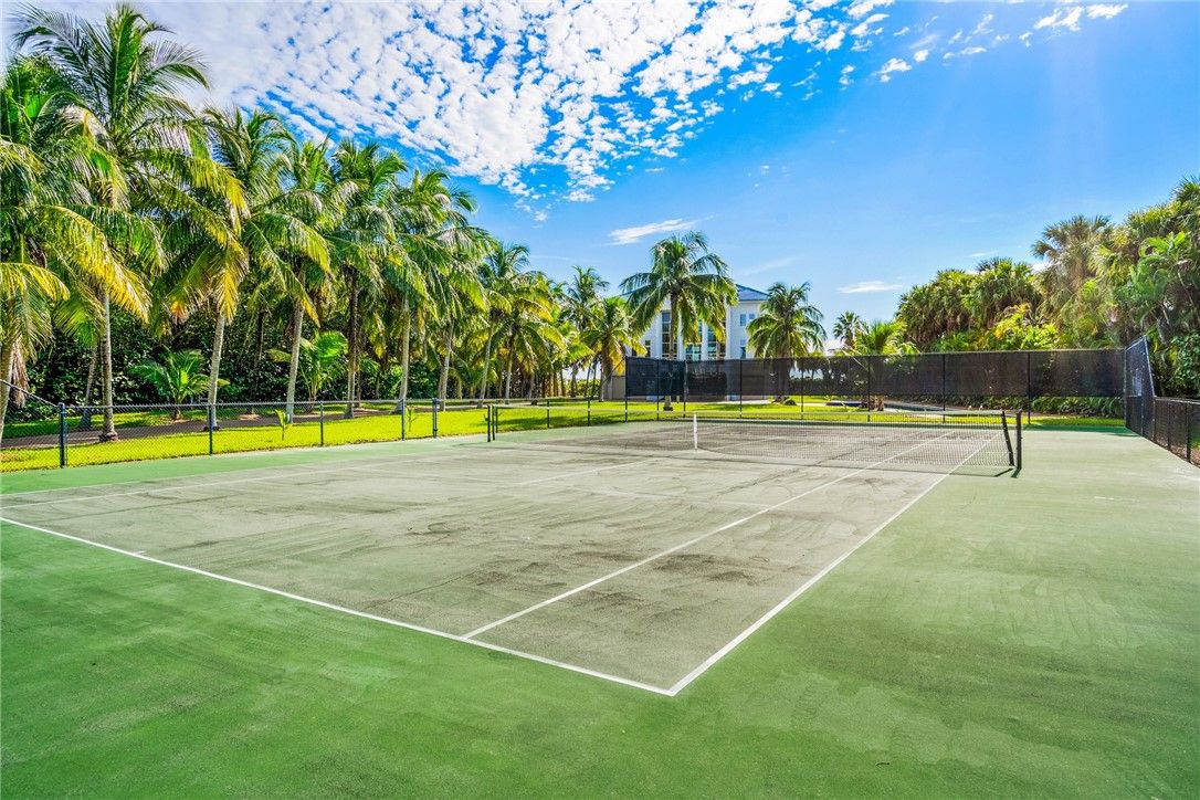 Exterior, Tennis Courts