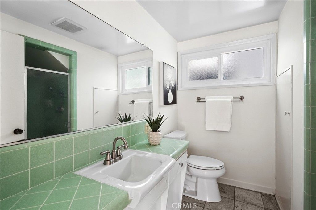 Bathroom, Interior, Tile Countertops