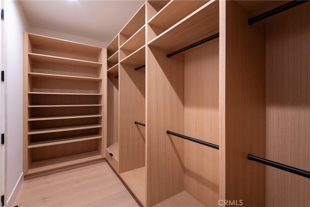 Interior, Walk-in Closets, Wood Texture Flooring