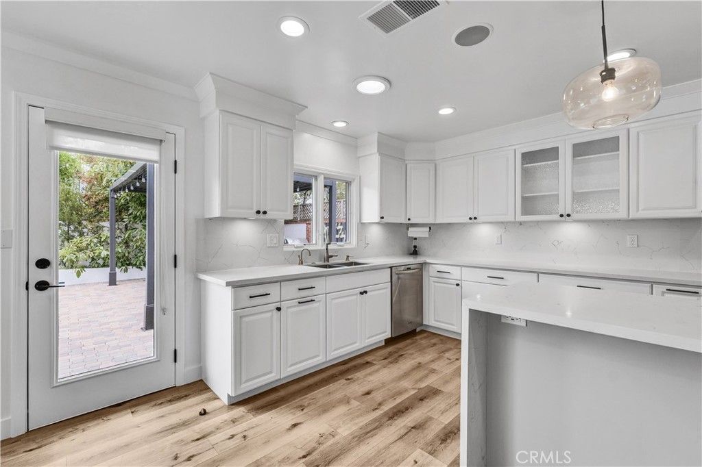 Interior, Kitchen, Marble Walls, Pendant Lights, Recessed Lighting, Wood Texture Flooring