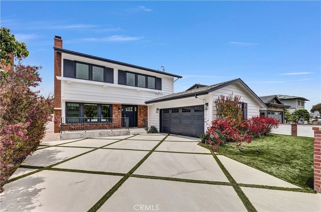 Attached, Exterior, Facade, Brick Facade, Farmhouse