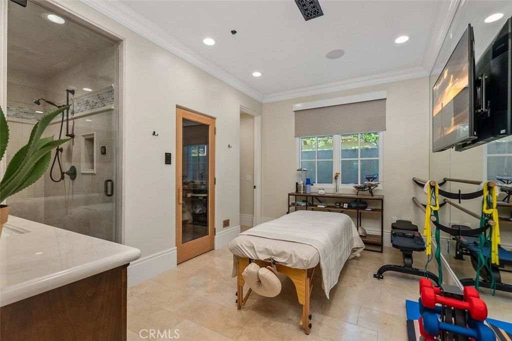 Fitness Equipment, Interior, Recessed Lighting