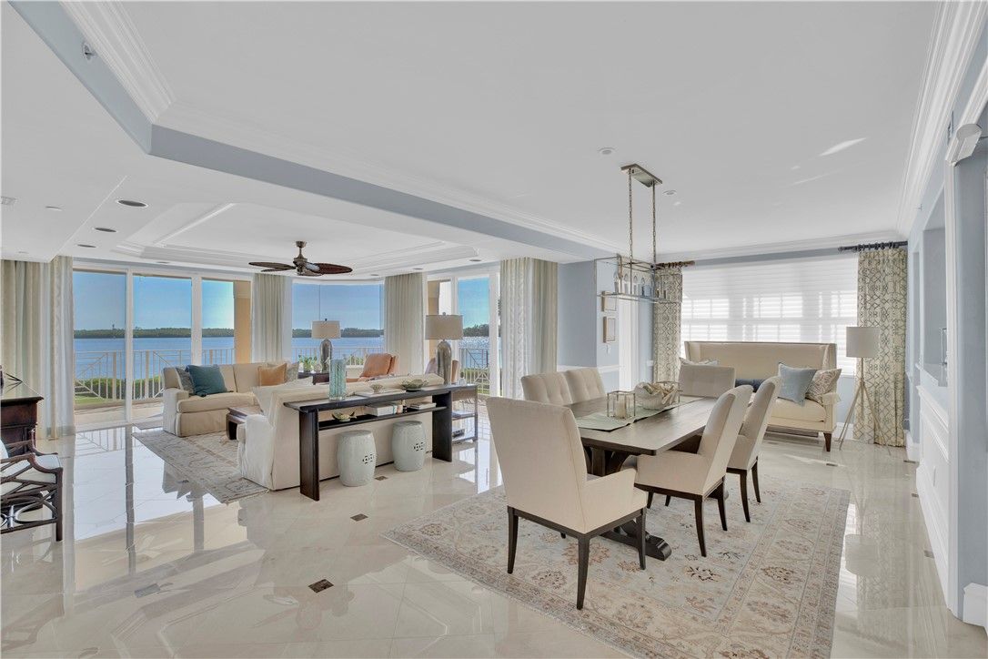 Chandelier, Dining room, Interior, Living room, Pendant Lights, Water