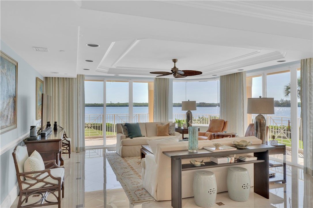 Interior, Living room, Recessed Lighting, Water