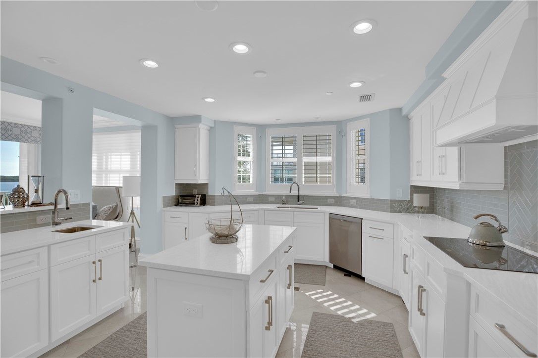 Interior, Kitchen, Recessed Lighting, Water