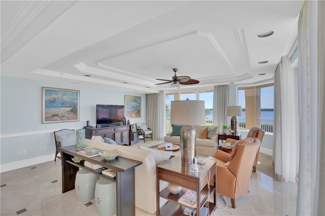 Dining room, Interior, Living room, Recessed Lighting, Water