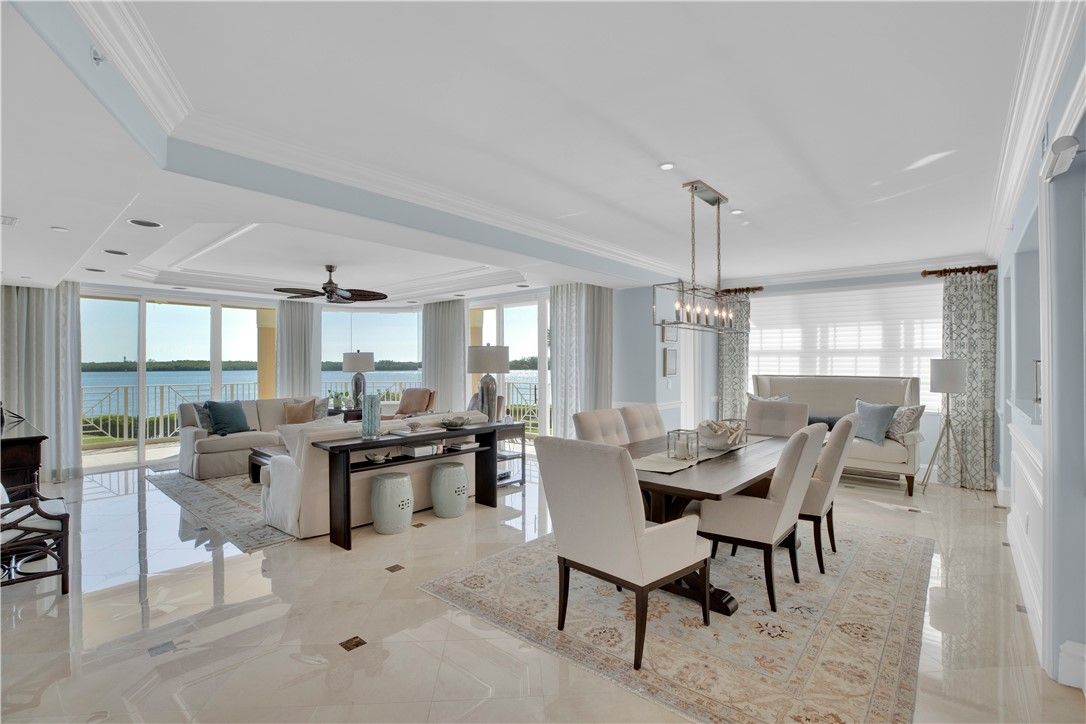 Chandelier, Dining room, Interior, Living room, Pendant Lights, Recessed Lighting, Water