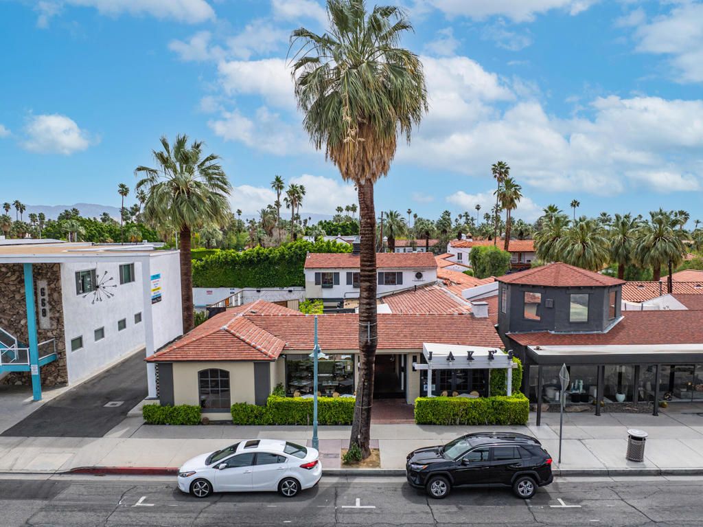 Exterior, Drone