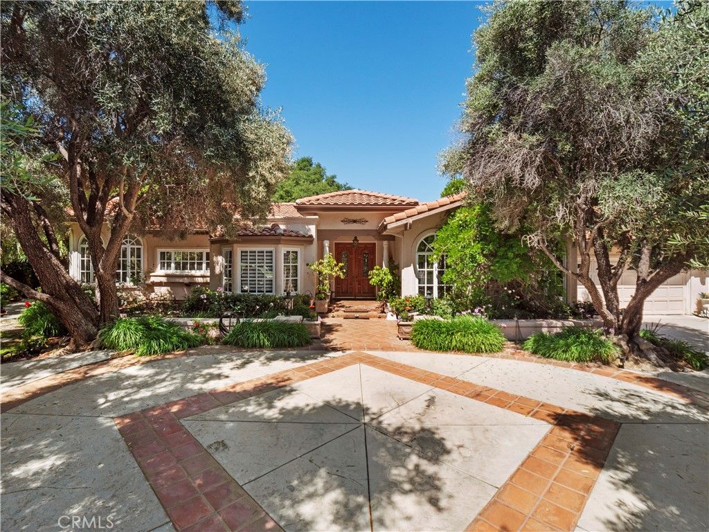 Exterior, Facade, Mediterranean