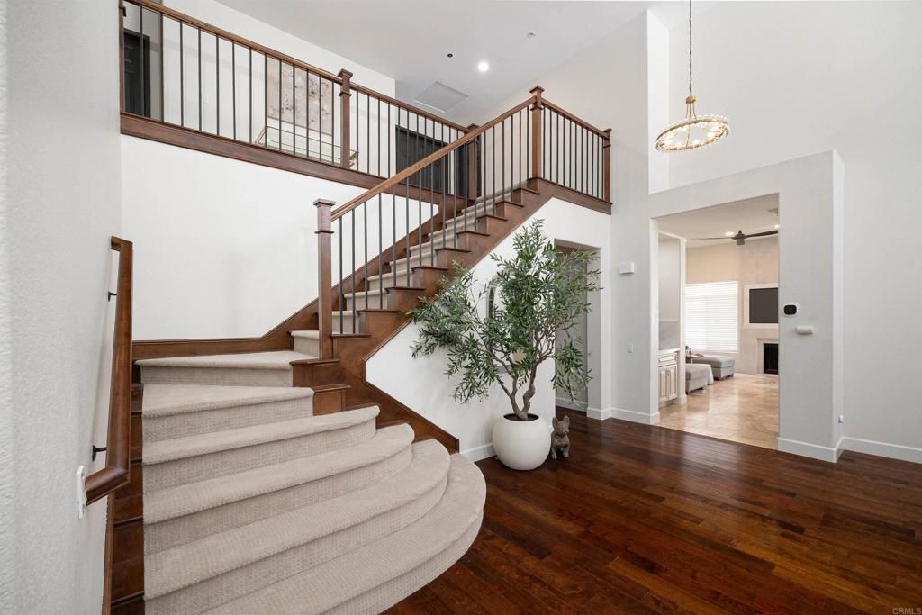 Interior, Pendant Lights, Recessed Lighting, Wood Texture Flooring