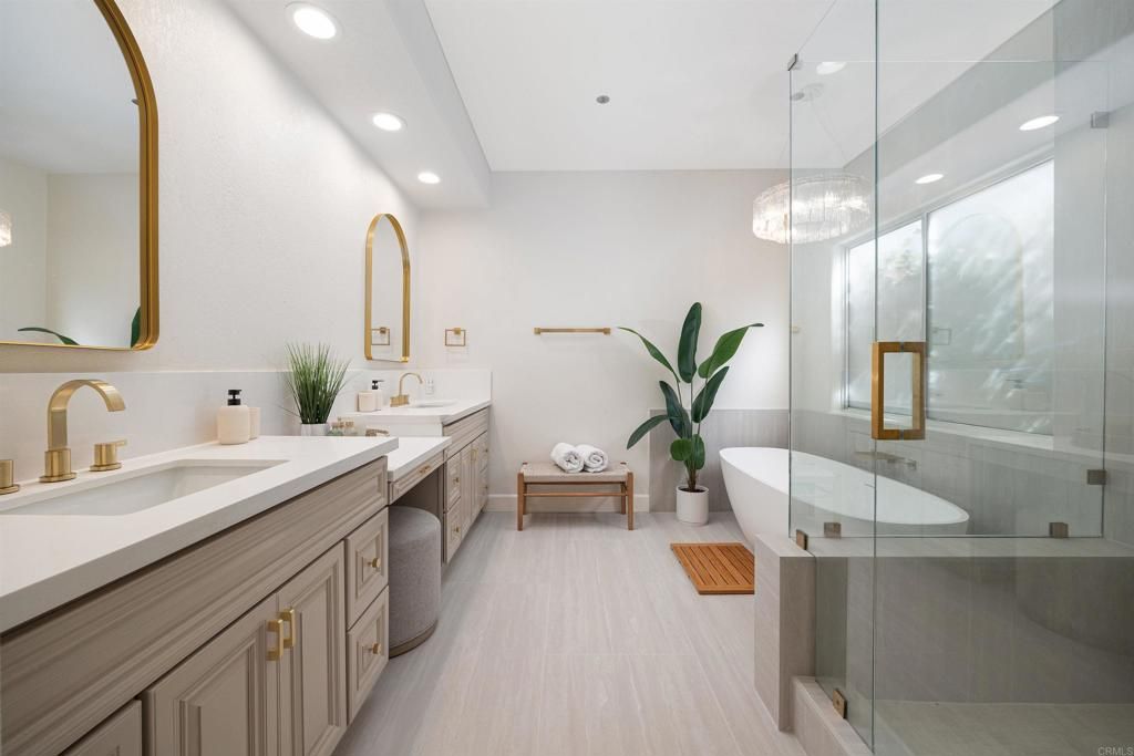 Bathroom, Dual Sink Vanities, Free Standing Baths, Glass Shower, Interior, Pendant Lights, Recessed Lighting