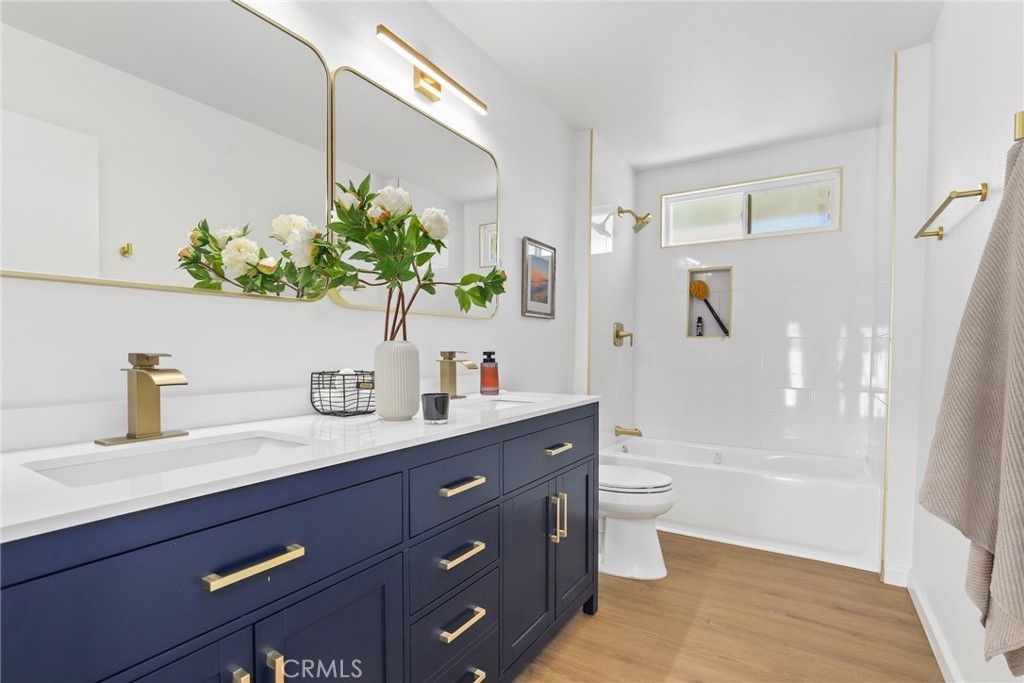 Bathroom, Dual Sink Vanities, Interior, Wood Texture Flooring