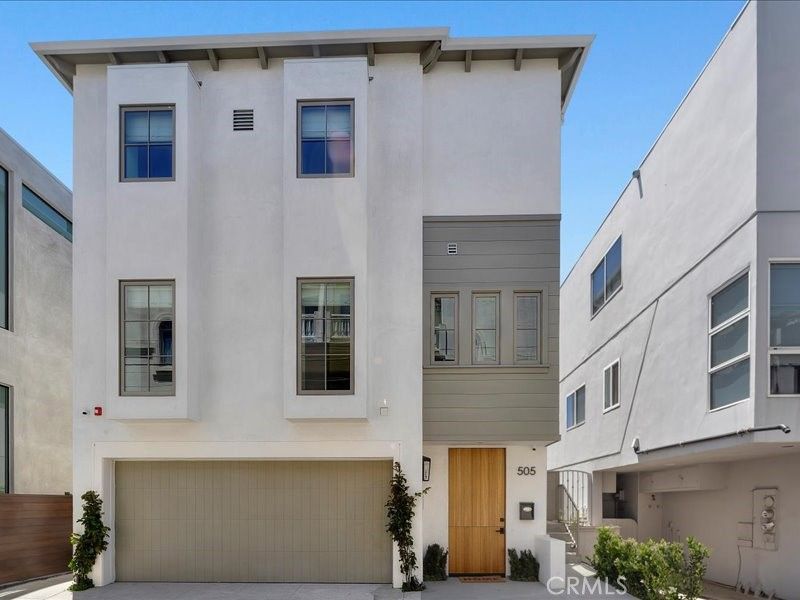 Attached, Exterior, Facade, Rowhouse