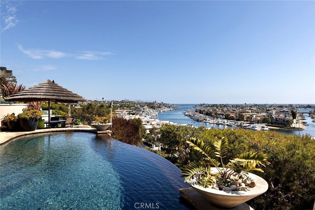Exterior, Pool, Water