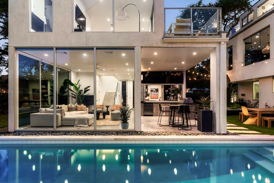Exterior, Interior, Pool