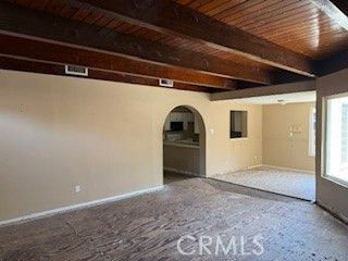 Empty room, Interior, Wooden Beams, Wooden Ceilings