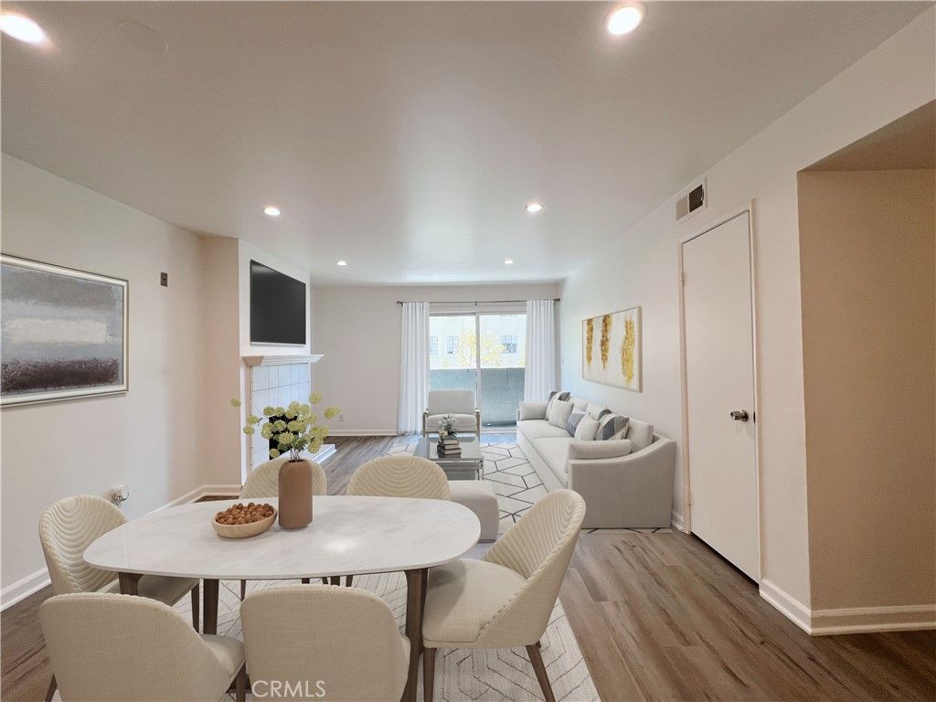 Dining room, Interior, Living room, Recessed Lighting, Wood Texture Flooring