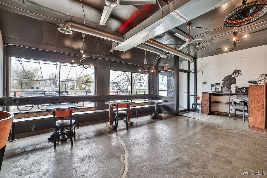 Garage, Interior