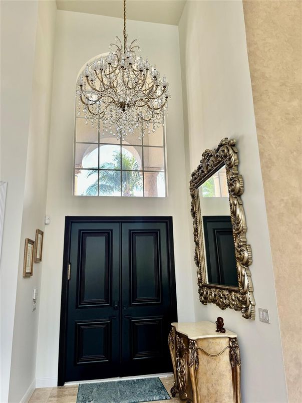 Chandelier, Interior
