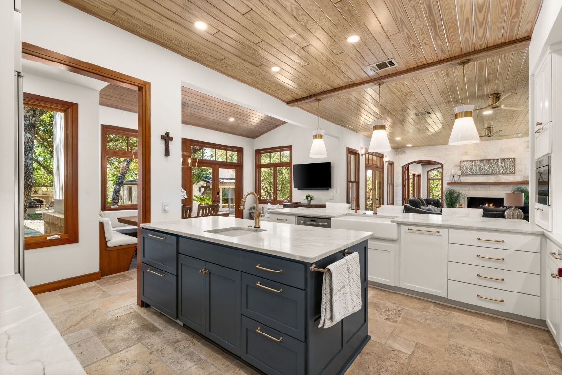 Fireplace, Interior, Kitchen, Pendant Lights, Recessed Lighting, Wooden Ceilings