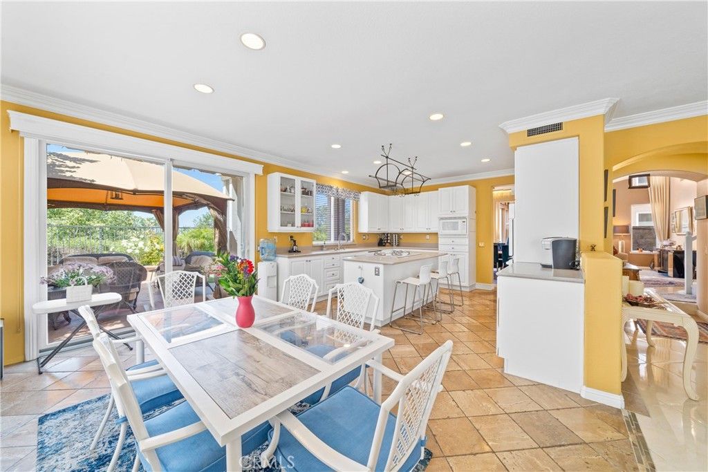 Dining room, Interior, Kitchen, Recessed Lighting