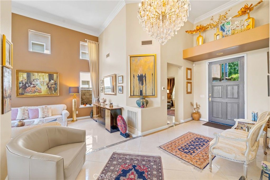 Chandelier, Interior, Living room