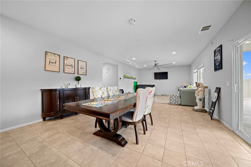Dining room, Interior, Living room, Pendant Lights, Recessed Lighting