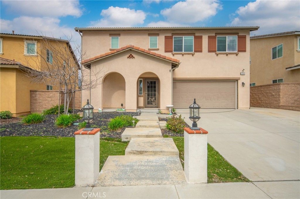 Attached, Exterior, Facade, Spanish Mediterranean