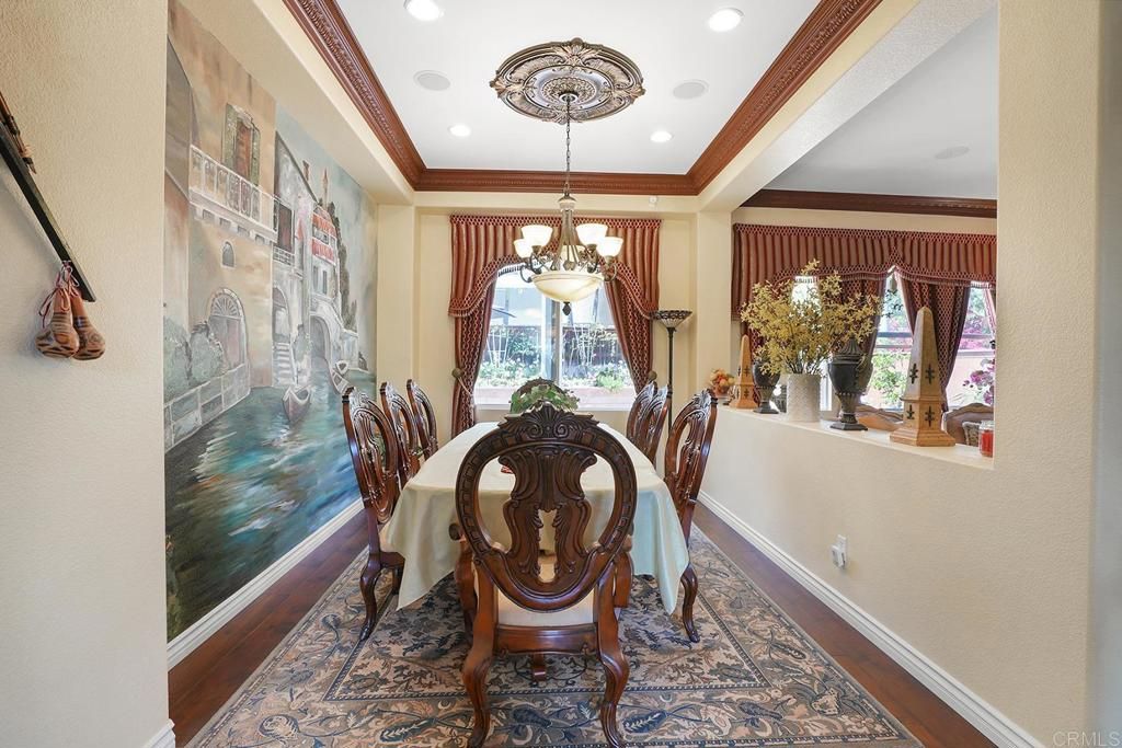 Chandelier, Dining room, Interior, Recessed Lighting, Wood Texture Flooring