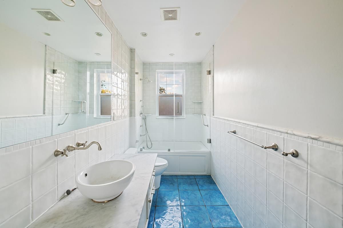 Bathroom, Free Standing Baths, Glass Shower, Interior, Recessed Lighting