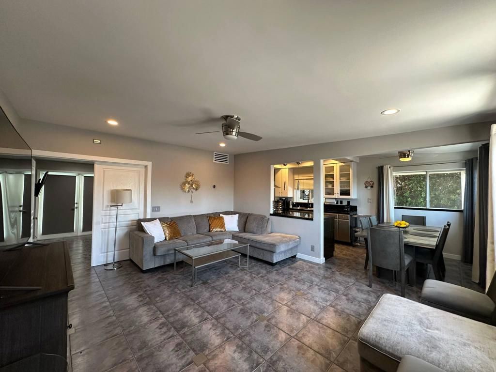 Dining room, Interior, Living room, Recessed Lighting
