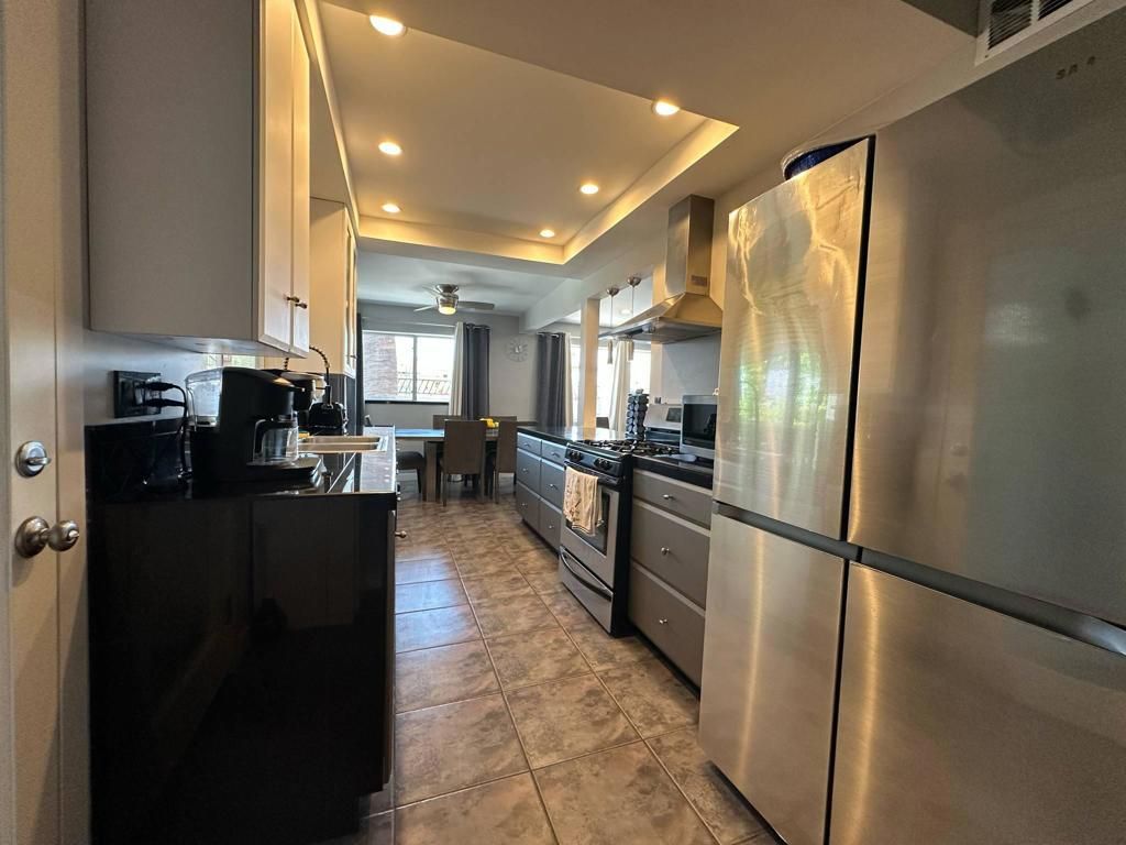 Dining room, Interior, Kitchen, Recessed Lighting, Stainless Steel Appliances