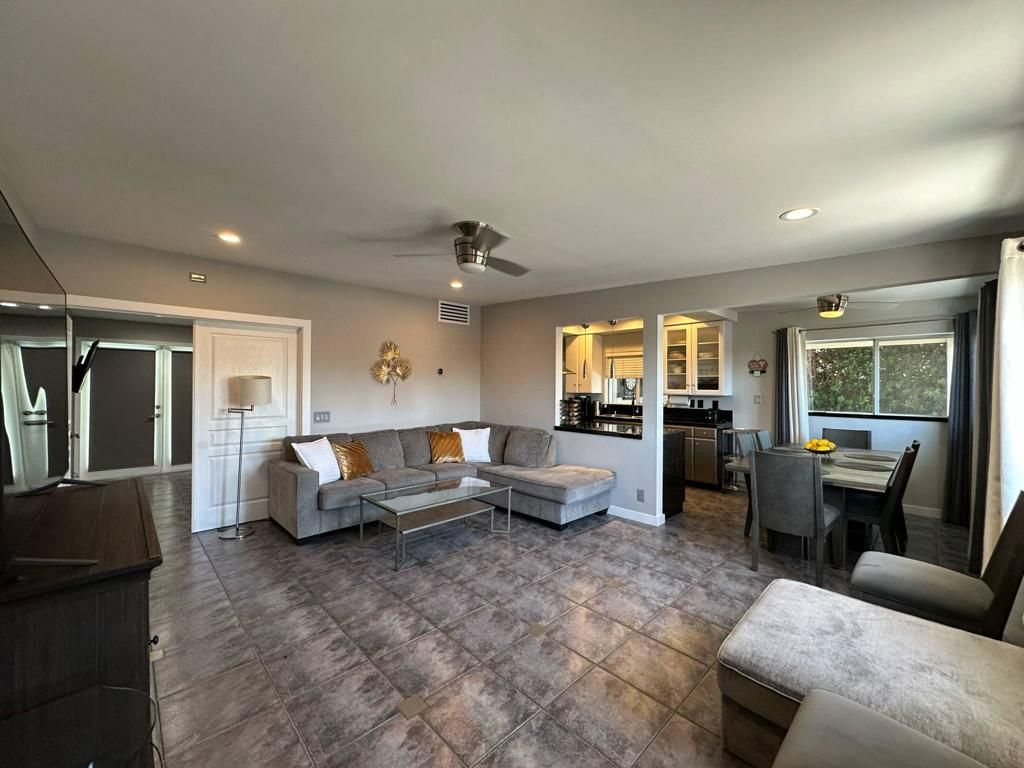 Dining room, Interior, Kitchen, Living room, Recessed Lighting
