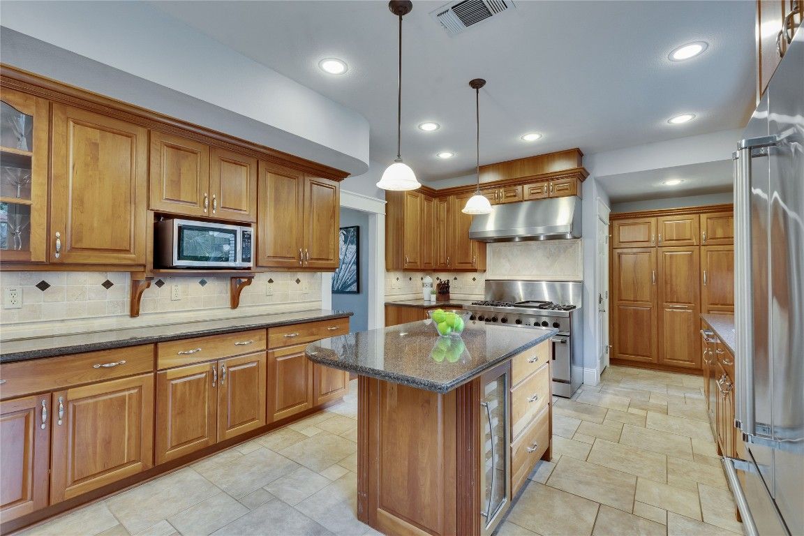 Interior, Kitchen, Pendant Lights, Recessed Lighting, Stainless Steel Appliances