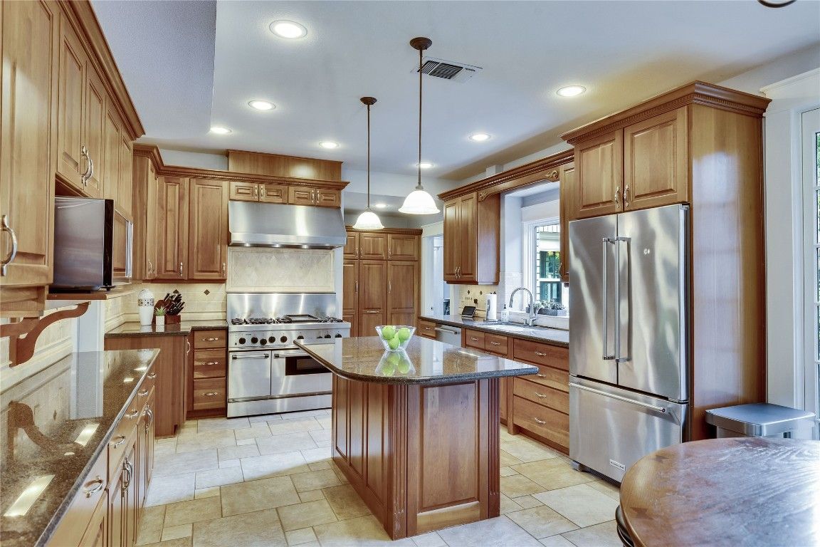 Interior, Kitchen, Pendant Lights, Recessed Lighting, Stainless Steel Appliances