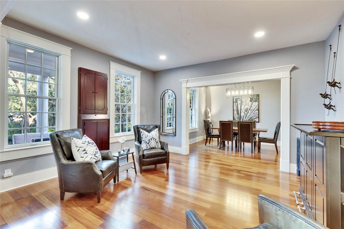 Chandelier, Dining room, Interior, Recessed Lighting, Wood Texture Flooring