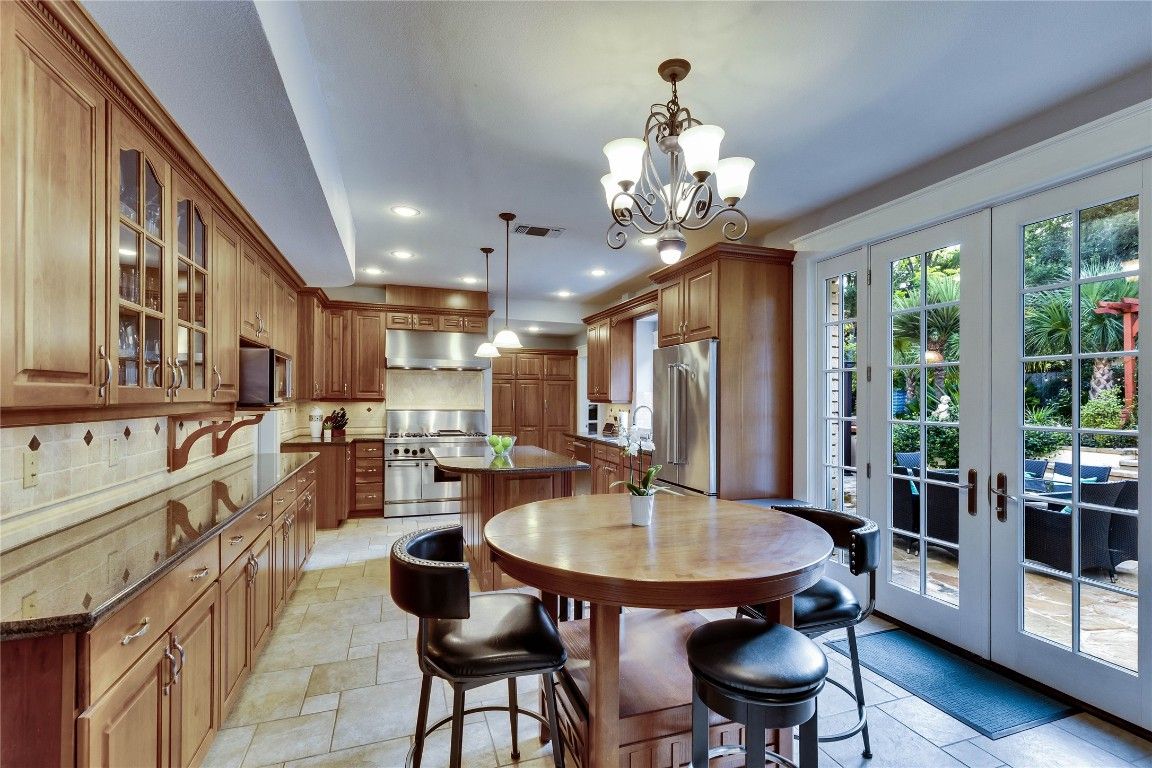 Chandelier, Dining room, Interior, Kitchen, Recessed Lighting, Stainless Steel Appliances