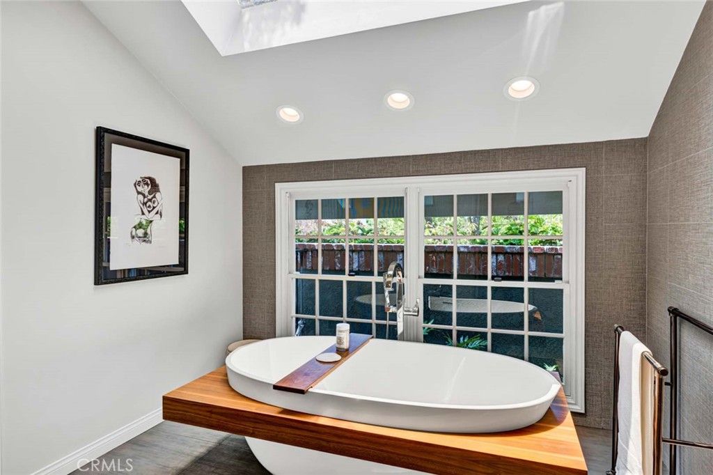 Bathroom, Free Standing Baths, Interior, Recessed Lighting