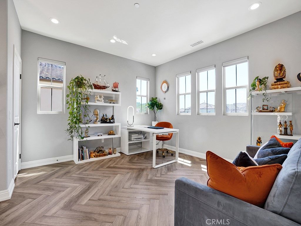 Home Office, Interior, Recessed Lighting, Wood Texture Flooring
