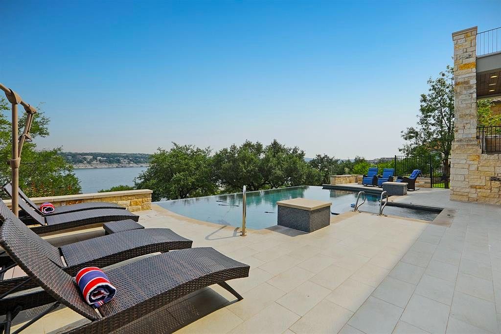 Exterior, Pool, Water
