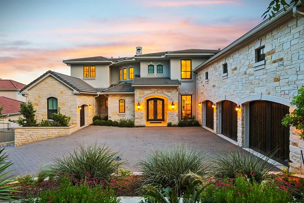 Exterior, Facade, Mediterranean