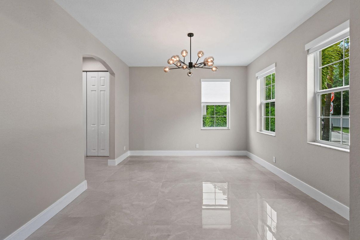 Empty room, Interior, Pendant Lights