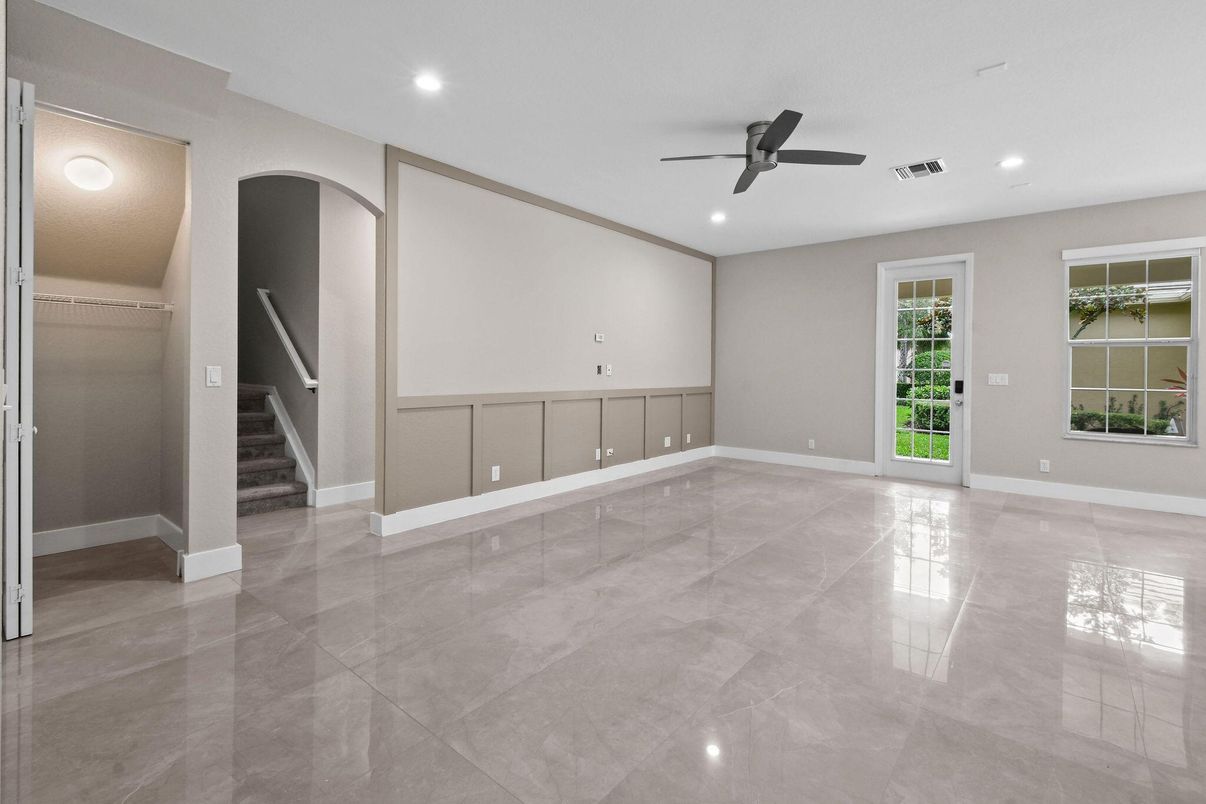 Empty room, Interior, Recessed Lighting