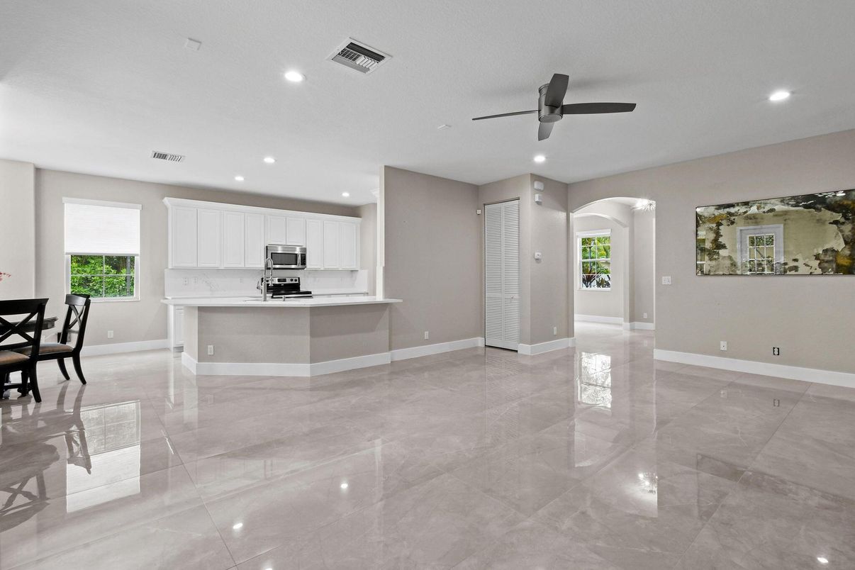 Dining room, Interior, Kitchen, Recessed Lighting