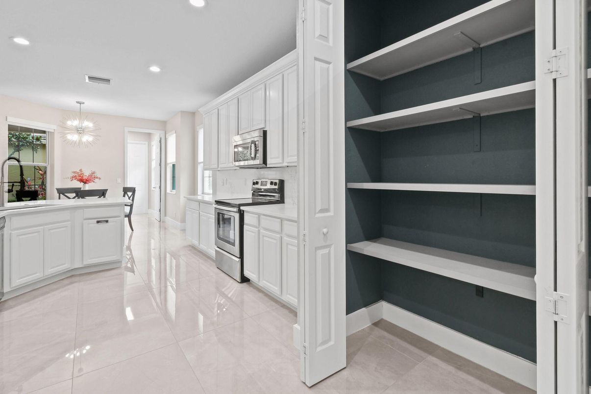 Chandelier, Interior, Kitchen, Recessed Lighting, Stainless Steel Appliances