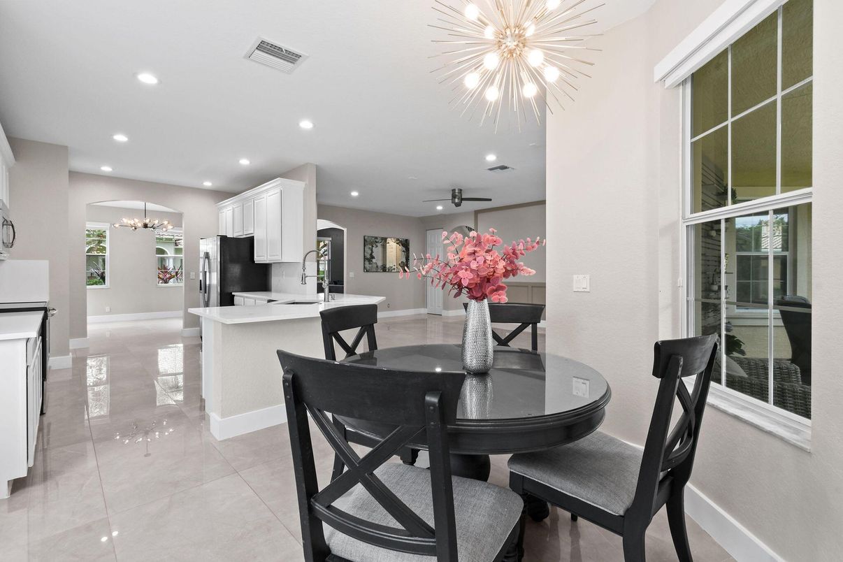 Chandelier, Dining room, Interior, Kitchen, Pendant Lights, Recessed Lighting