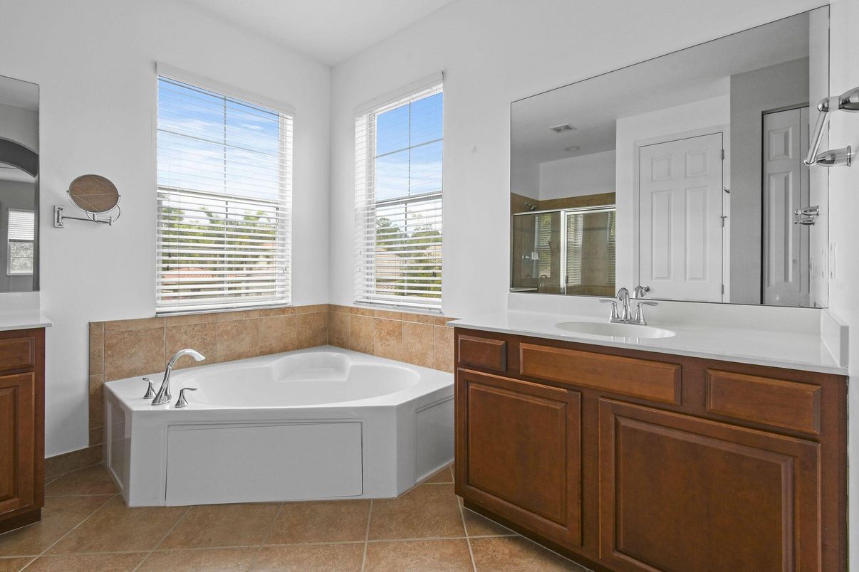 Bathroom, Dual Sink Vanities, Interior