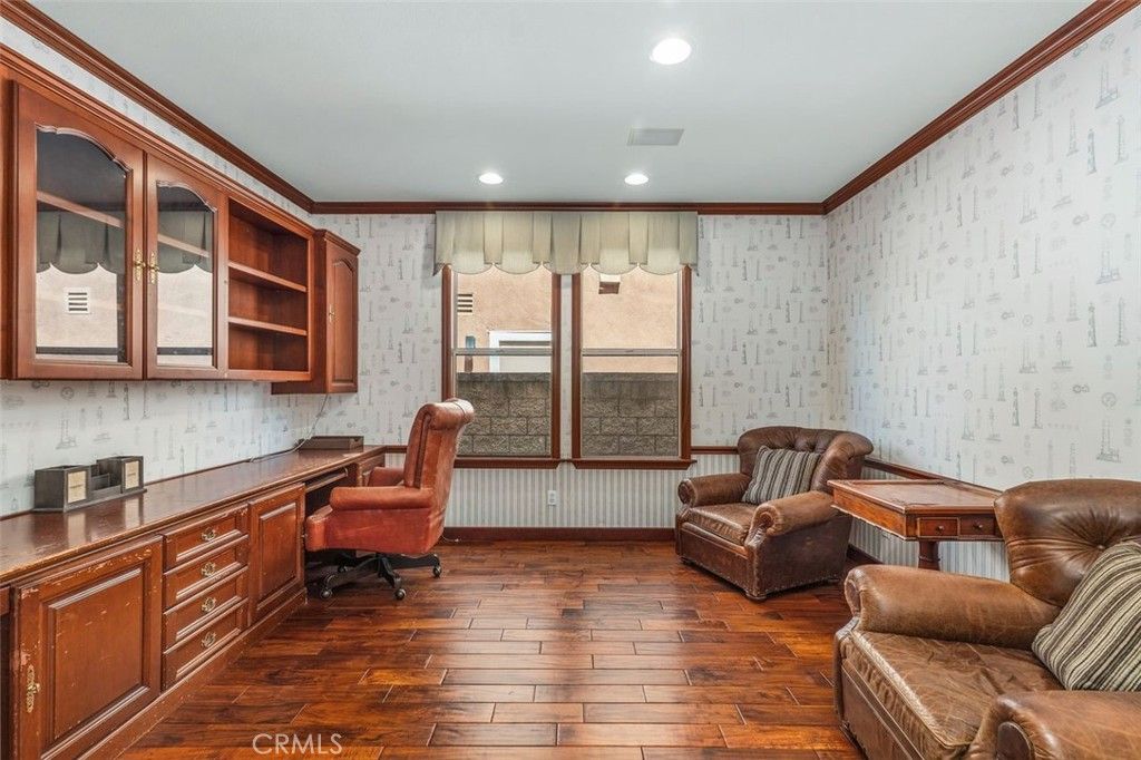 Home Office, Interior, Recessed Lighting, Wood Texture Flooring
