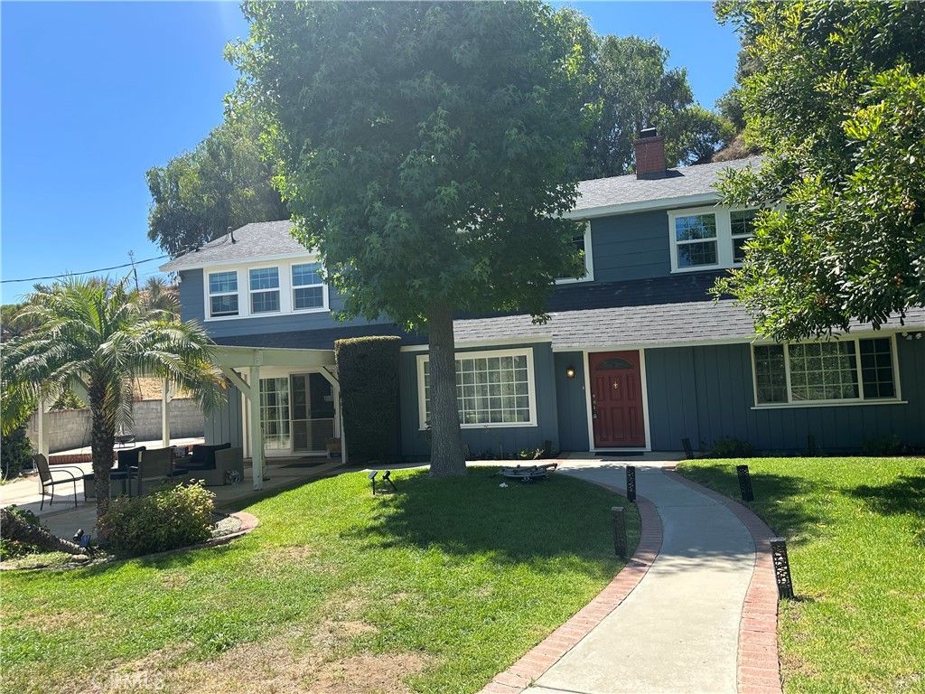 Exterior, Facade, American Foursquare