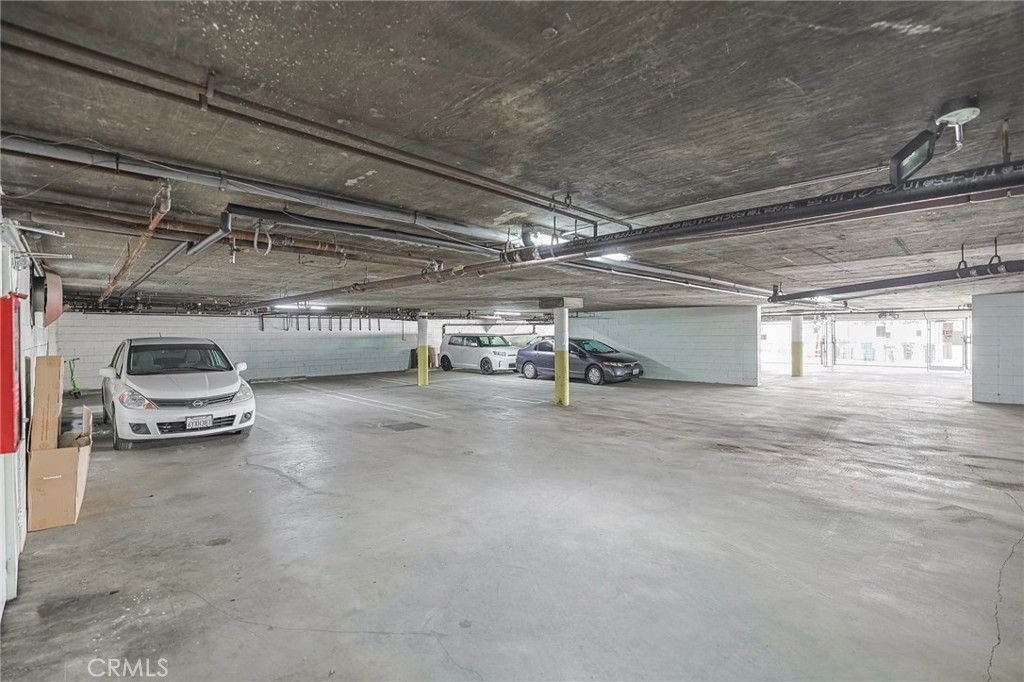 Garage, Interior